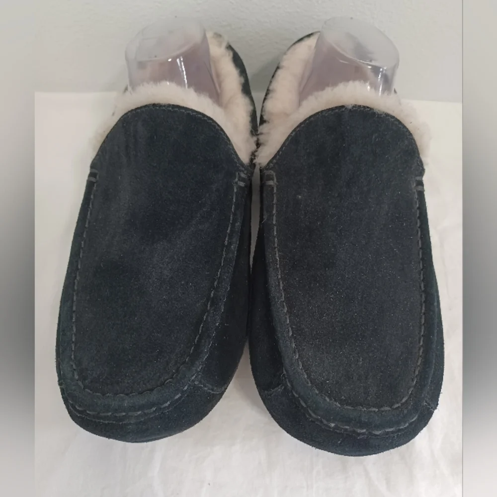 Ugg Slippers Loafers Moc Black Suede Leather Men's Size 11 - Picture 3 of 12
